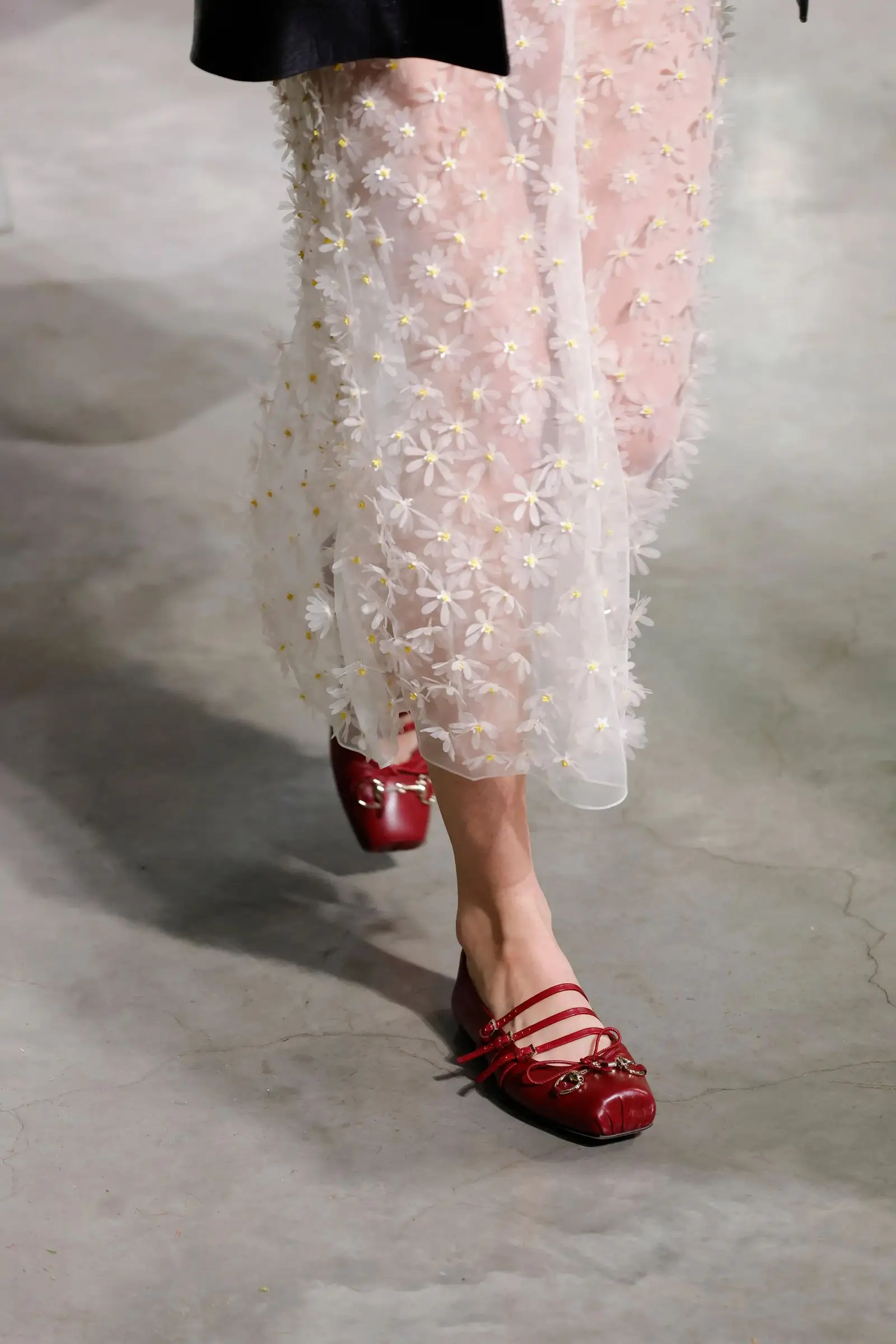 00033-gucci-resort-2025-details-credit-brand 拷贝